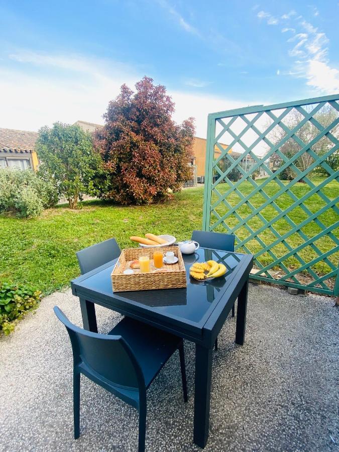 Appart Dans Residence Avec Piscine A Arles Exterior foto